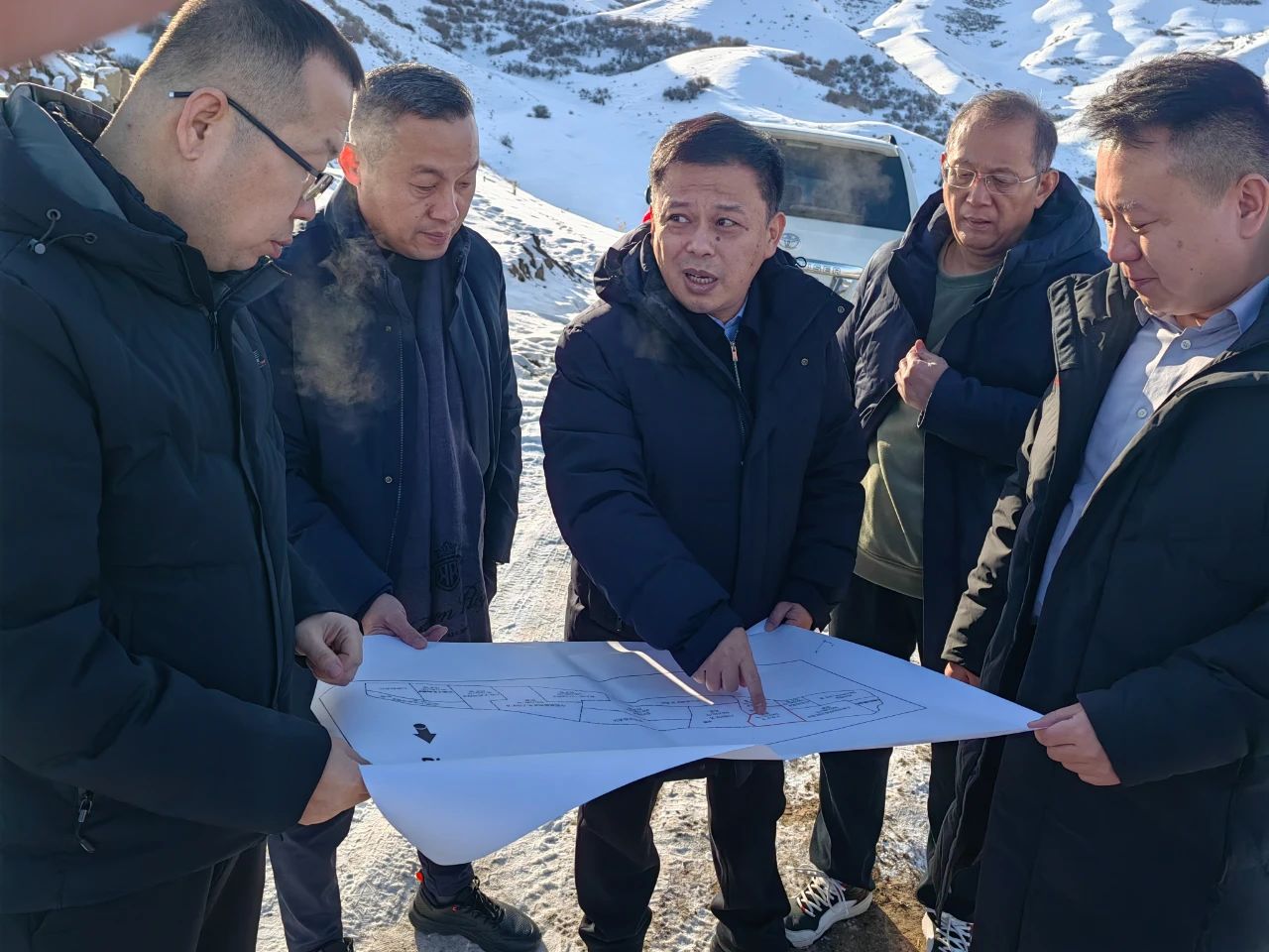 李曉東到新疆調研督導煤礦建設推進工作，并慰問駐疆干部職工3